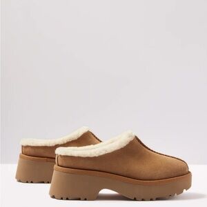 UGG Tan New Heights Cozy Clog Size 10